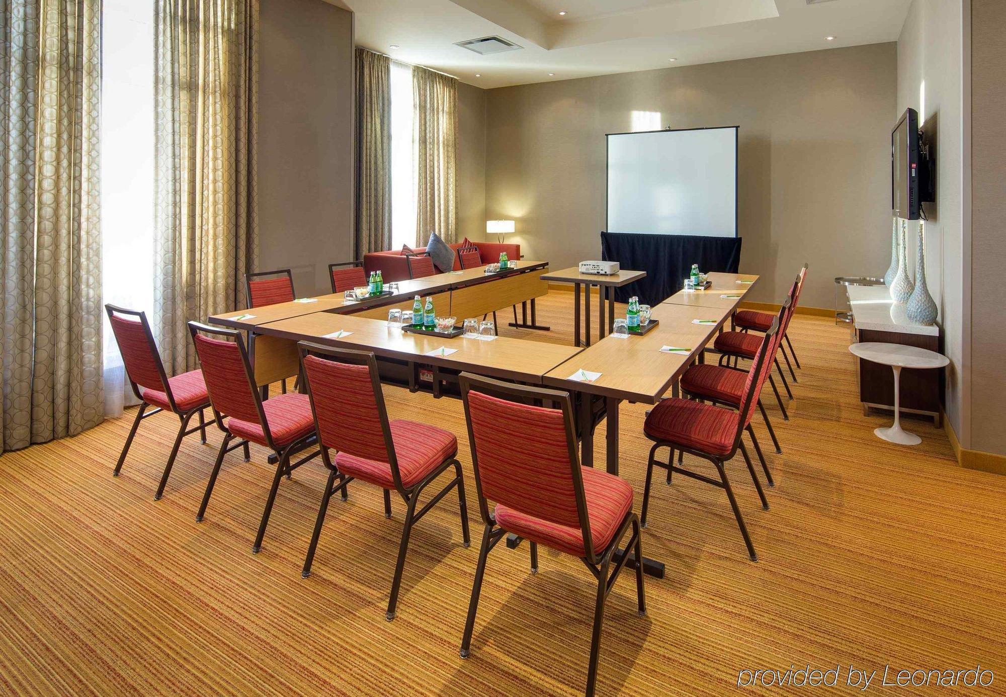 Hotel Courtyard By Marriott Calgary Airport Exterior foto