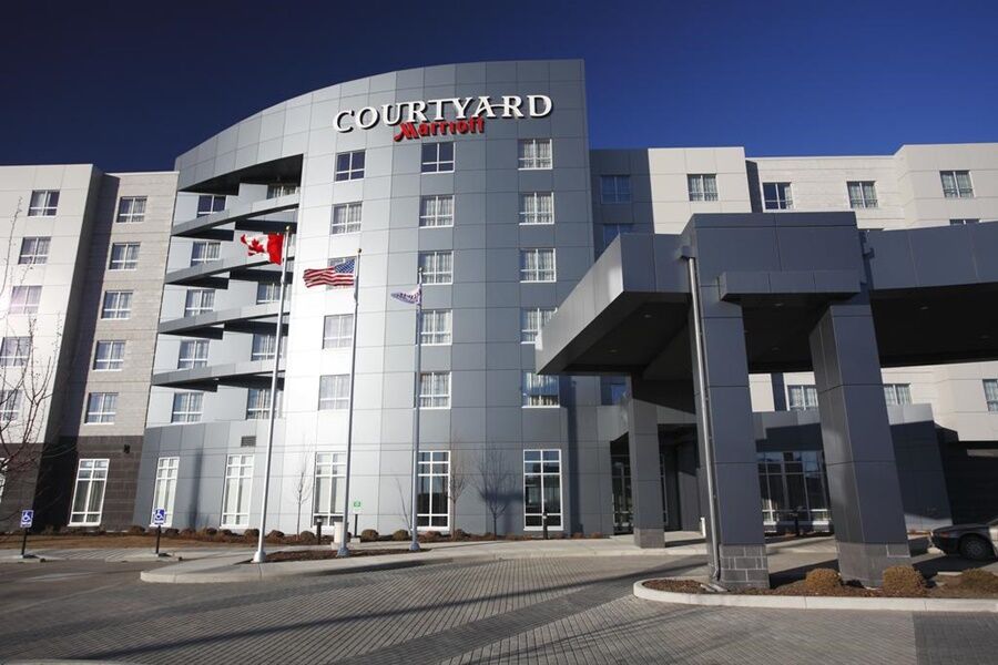 Hotel Courtyard By Marriott Calgary Airport Exterior foto
